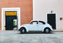 Swiss-Re-teams-up-with-auto-insurtech-jooycar-mexico