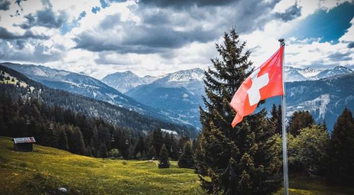 UBS to buy Credit Suisse in $3.25bn deal
