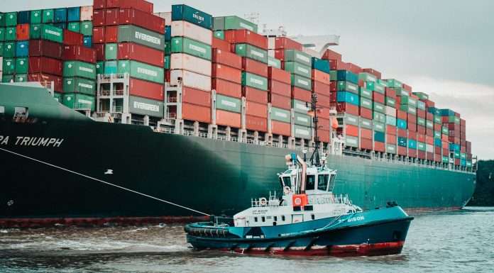 Navigating the storm: How supply chain risks are shaping board agendas Navigating the storm: How supply chain risks are shaping board agendas