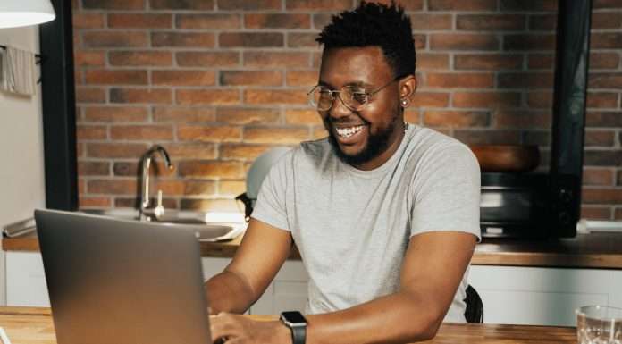 Australians warned by NAB about soaring scams in online sales platforms NAB