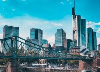 Frankfurt-based firm Deutsche Börse is inching towards closing its €3.9bn takeover of the Danish investment management software company SimCorp.