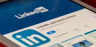 Persona has announced a partnership with LinkedIn, the world's largest professional network, to offer its members in Brazil and Australia free identity verification services.