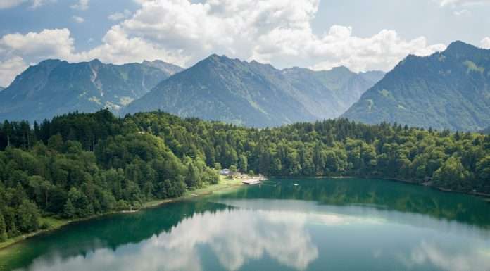 Theta Lake breaks new ground in unified compliance coverage with latest product innovations Theta Lake, a pioneer in Digital Communications Governance (DCG) & Compliance, has announced a host of new product innovations which are designed to address evolving customer needs.