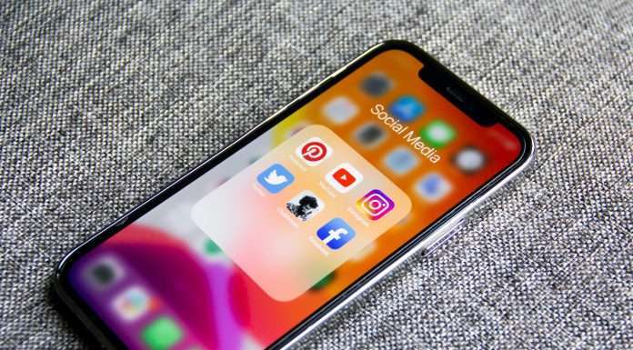 Balancing privacy and personalisation: Social media data in investing