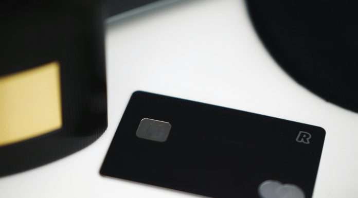 Revolut, a global FinTech company known for its versatile digital banking services, has launched a new point-of-sale (POS) terminal device aimed at larger businesses across the UK and Ireland.