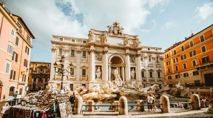 Intesa Sanpaolo and Visa reinforce digital payments partnership to boost financial inclusion