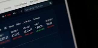 How AI is revolutionising wealth management with smarter insights and efficiency How AI is revolutionising wealth management with smarter insights and efficiency