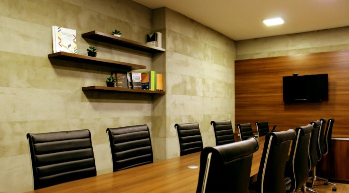 InsurTech YuLife appoints Tal Gilbert as CEO London-based InsurTech YuLife has appointed Tal Gilbert as chief executive officer as the InsurTech company enters its next phase of growth, with a renewed focus on artificial intelligence and employee benefits.