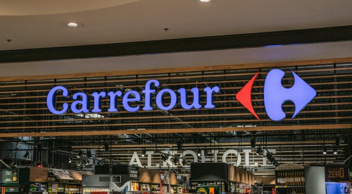 MAPFRE, a global insurance group, and Carrefour Spain, the Spanish arm of the multinational retail giant Carrefour, have announced an exclusive distribution agreement aimed at integrating insurance products directly into the retail checkout experience.
