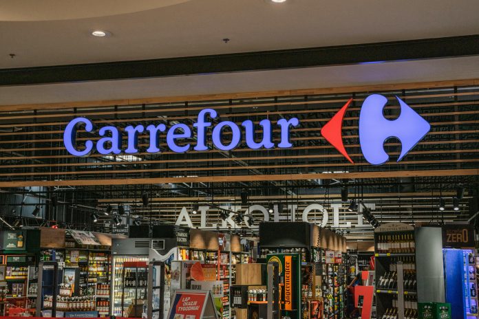 MAPFRE, a global insurance group, and Carrefour Spain, the Spanish arm of the multinational retail giant Carrefour, have announced an exclusive distribution agreement aimed at integrating insurance products directly into the retail checkout experience.