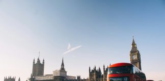 EV warns of guidance gap in FCA pension plans