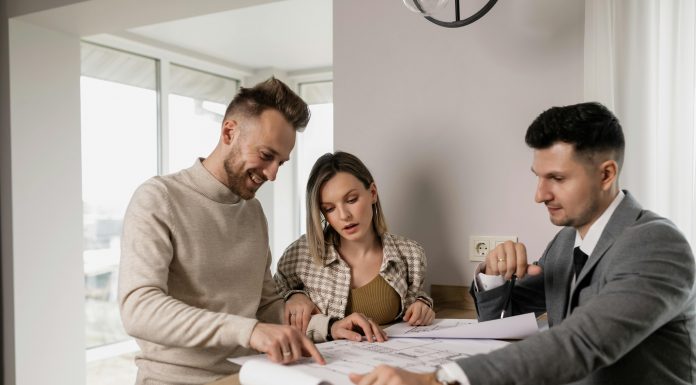 Client lifecycle management (CLM) has emerged as a core strategic framework for financial institutions seeking to build stronger, longer-lasting customer relationships. At its heart, CLM is a data-driven approach that governs how organisations identify and attract prospective clients, verify and onboard them, retain their engagement and ultimately grow those relationships over time.