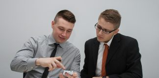 Retail investors show growing discipline and diversification