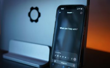 Navigating compliance risks in AI-powered workplace chat compliance