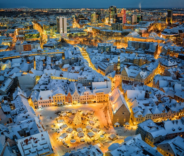 dmitry-sumin-6t91NtWXlco-unsplash Luminor bets on cloud to future-proof Baltic payments