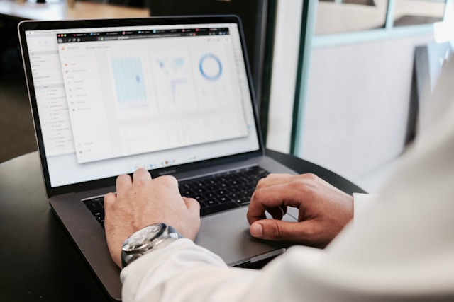 Gridline boosts AltComply with Hamilton Lane benchmarking