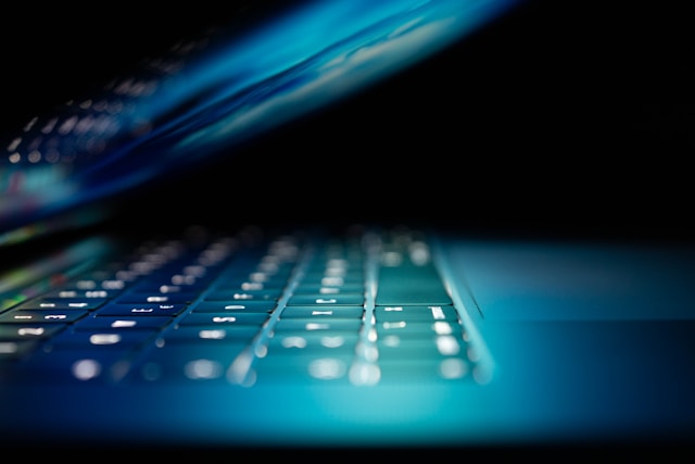 philipp-katzenberger-iIJrUoeRoCQ-unsplash (5) AXA XL and Deloitte team up on cyber risk prevention