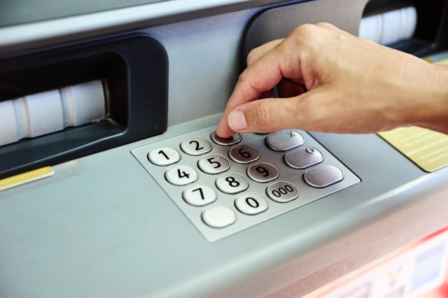 AMINA becomes first regulated bank to integrate Mesh for crypto deposits