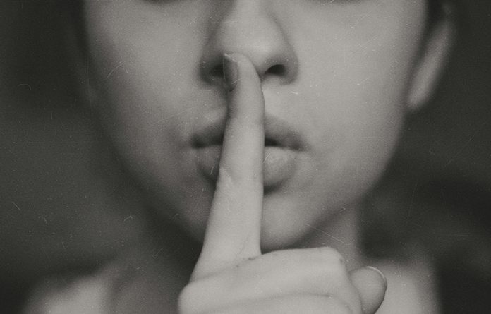 kristina-flour-BcjdbyKWquw-unsplash (1) silence