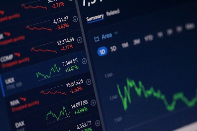 anne-nygard-x07ELaNFt34-unsplash (8) Bloomberg extends ASKB AI assistant to mobile devices