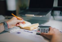 Starling launches AI assistant for business banking