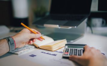 Starling launches AI assistant for business banking
