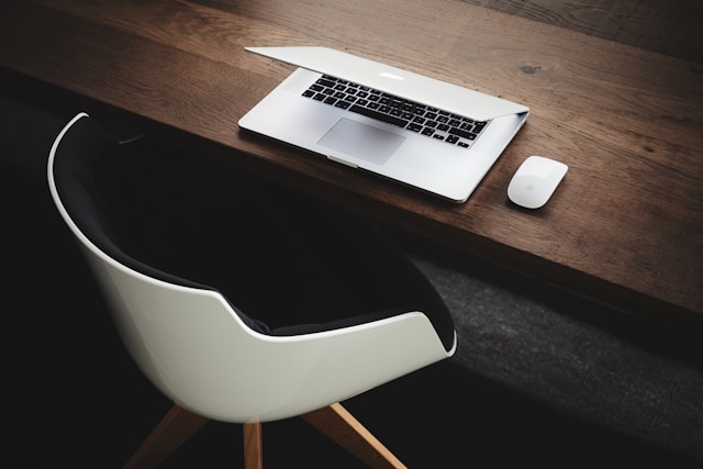 luca-bravo-9l_326FISzk-unsplash (14) Earnix names Matthew Twist as VP of sales for EMEA