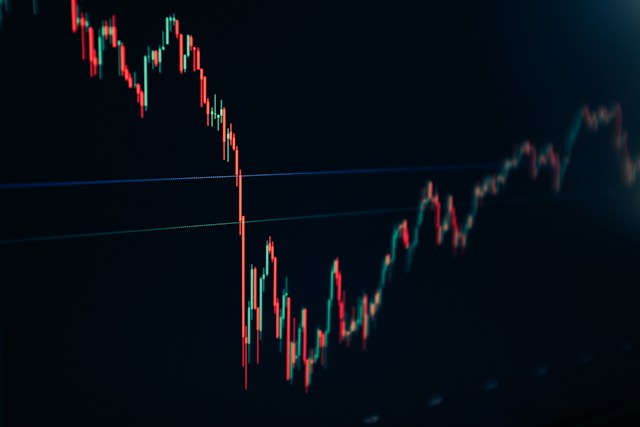 austin-hervias-VLpWpv3oDB4-unsplash (3) S&P Global leads Kaiko's $110m Series B extension