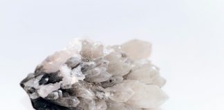 Quartz raises £2.75m pre-seed for AI-led wealth platform